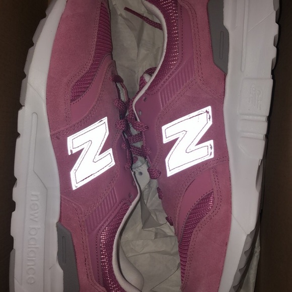 New Balance - Picture 1 of 1